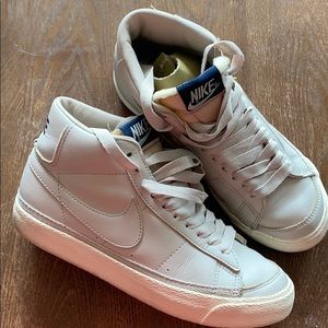 Retro Nike Blazer Mid Stone Gray